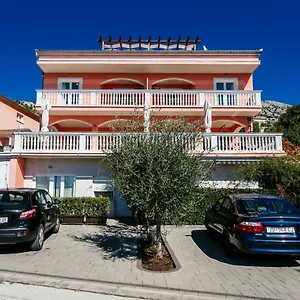 Apartment Apartments Amari, Starigrad Paklenica
